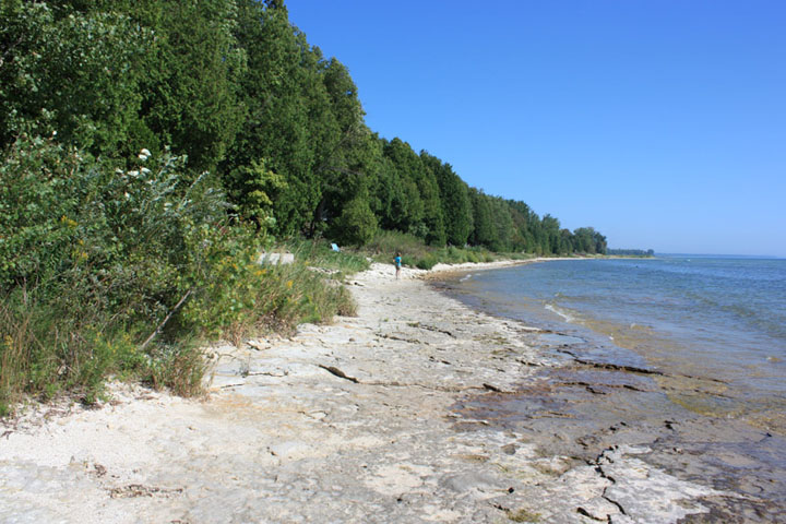 beach below rental cottage